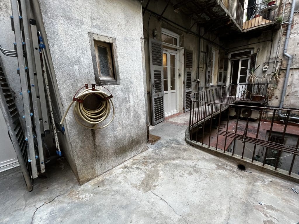 Balcon cour